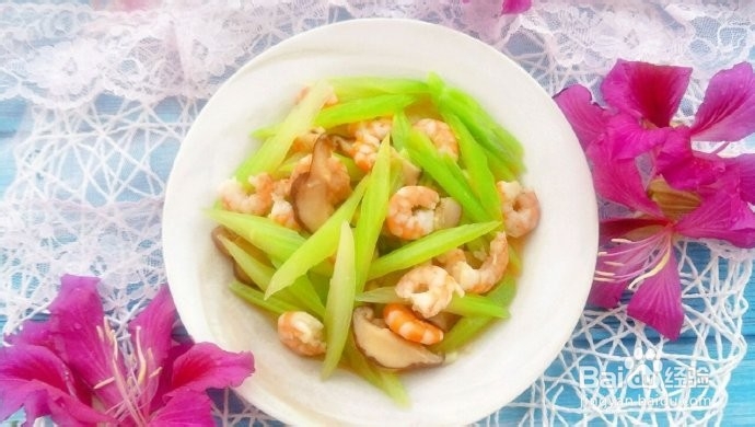怎么做美味的虾仁炒香芹