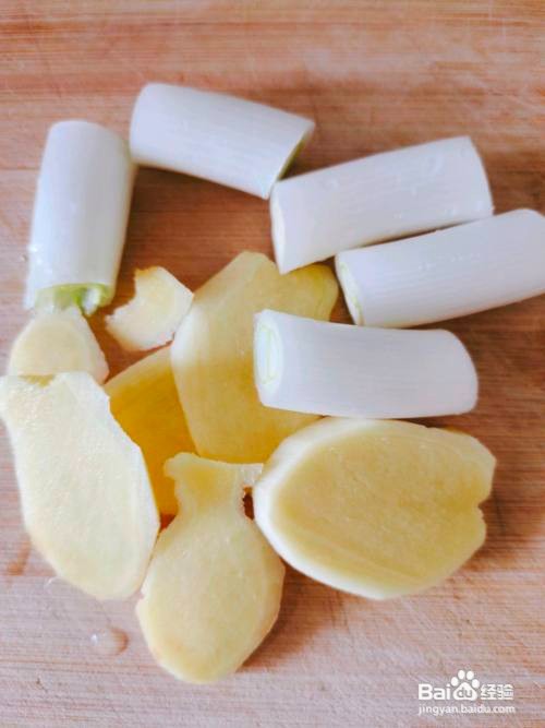 鱼头炖豆腐的做法