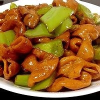 尖椒肥肠的家庭做法简单好吃