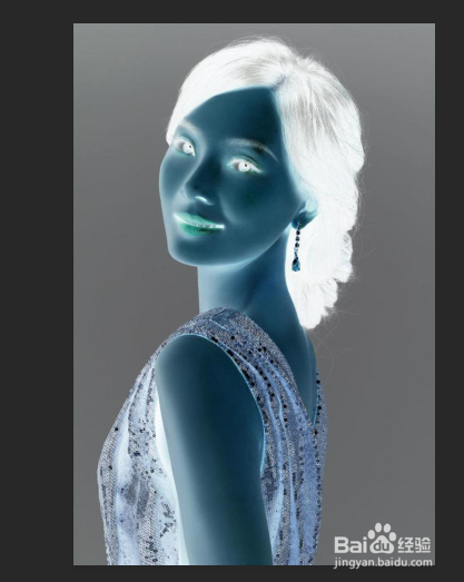 PS在“调整”面板里为图片“反相”创建底片效果