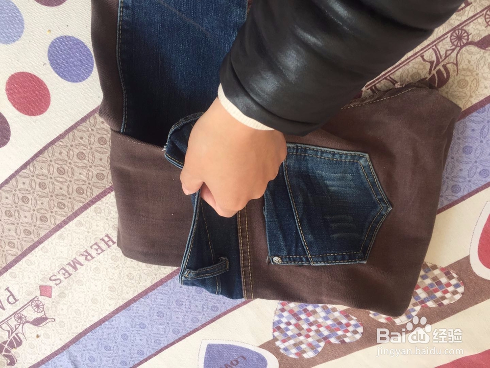 牛仔裤的折叠收纳方法