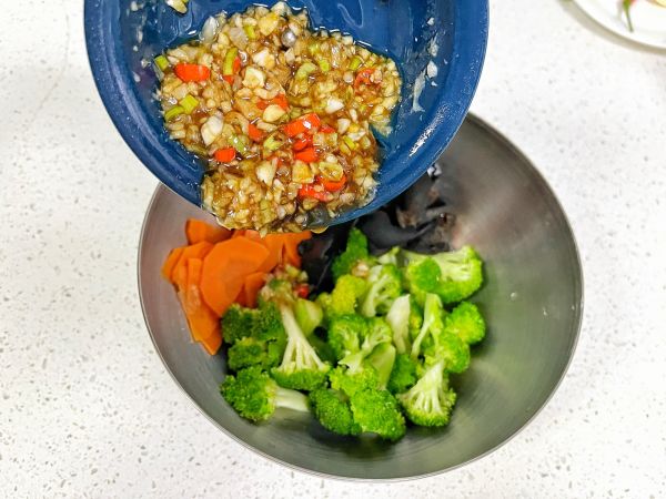 凉拌黑木耳西兰花