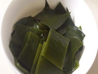 海带黄豆排骨汤怎么做？