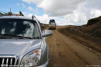 自驾游必备装备之随车备用油箱