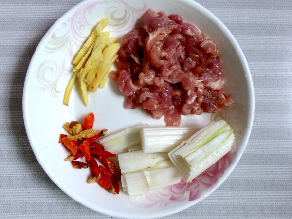 香辣榨菜肉丝面