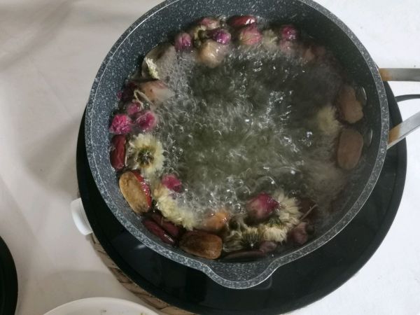 养颜红枣玫瑰菊花枸杞茶