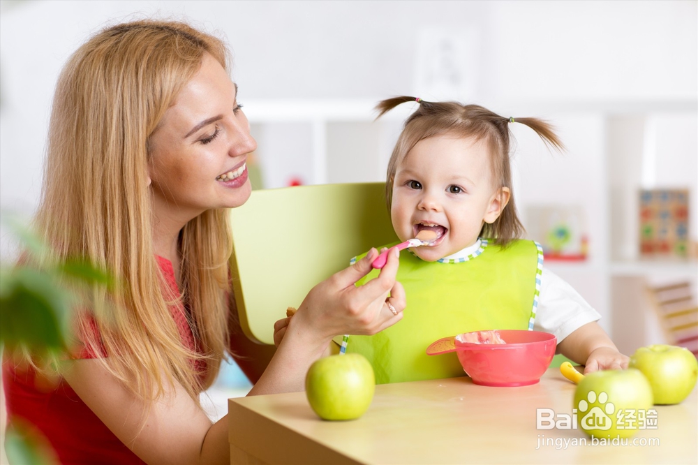 宝宝可以吃零食吗？
