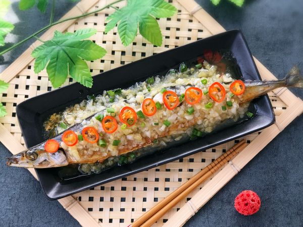 野山椒末蒸秋刀鱼