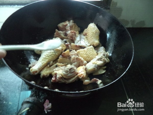 如何制作墨鱼蒸土鸡