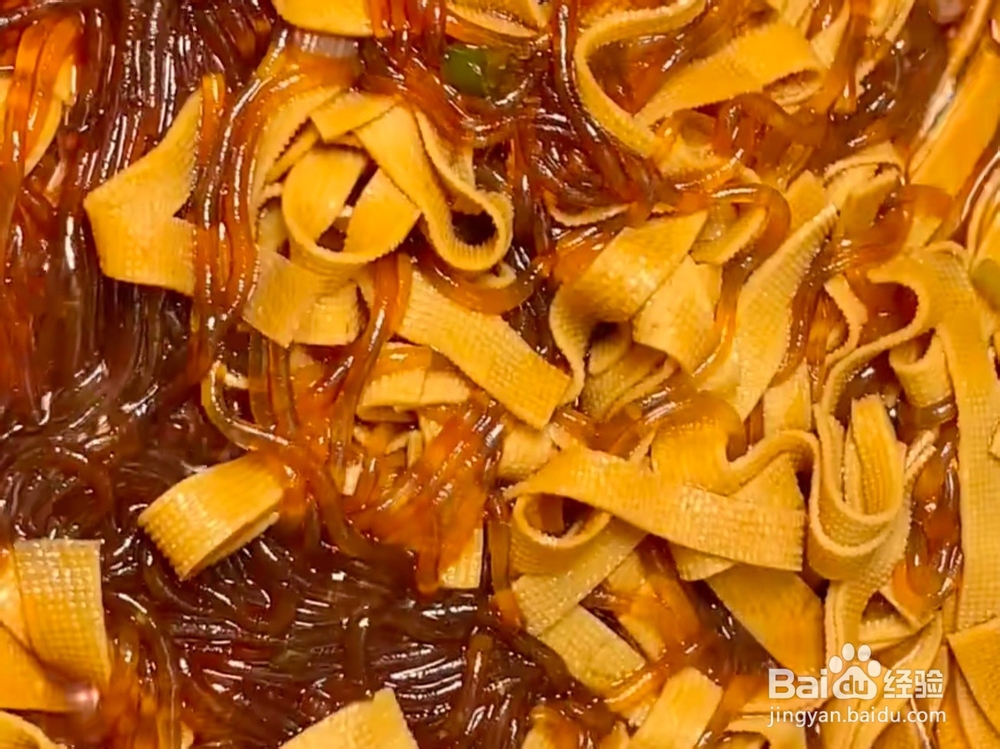 家常菜干豆腐皮炒干豆皮的教程