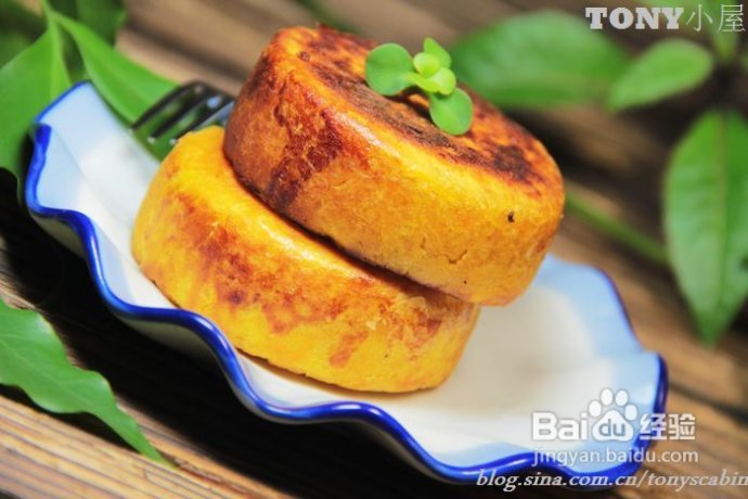 两个秘诀成就这款一听名字就让你流口水的平底锅“南瓜小米饼”