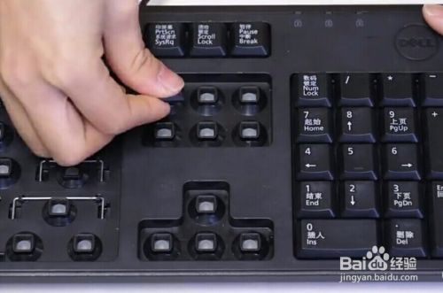 如何彻底清除键盘污渍？