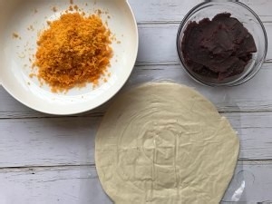 酥掉渣手抓饼蛋黄酥