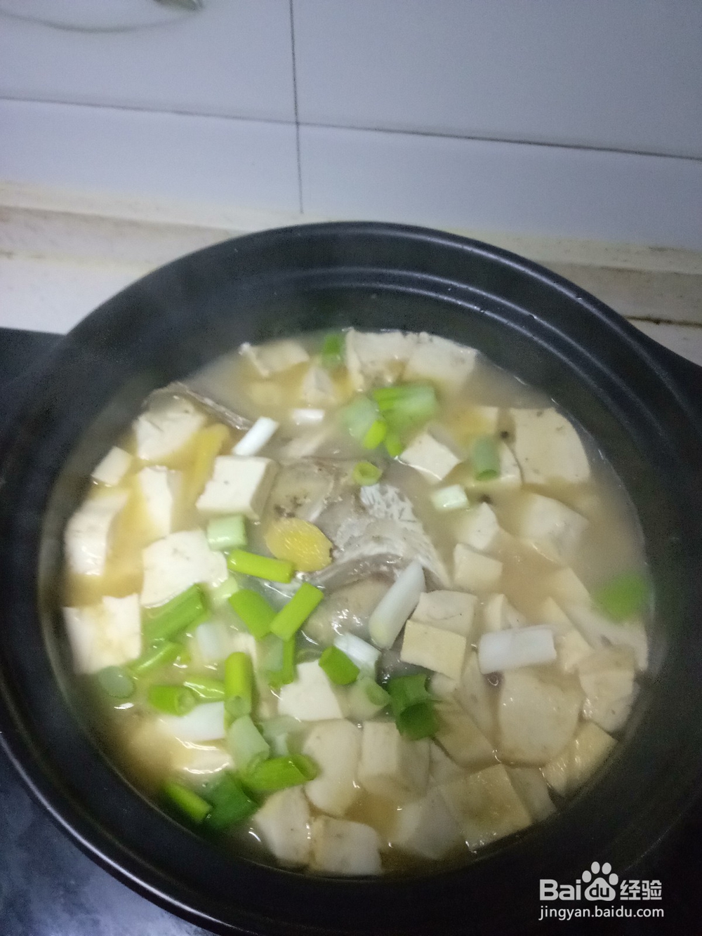 砂锅鱼头豆腐汤