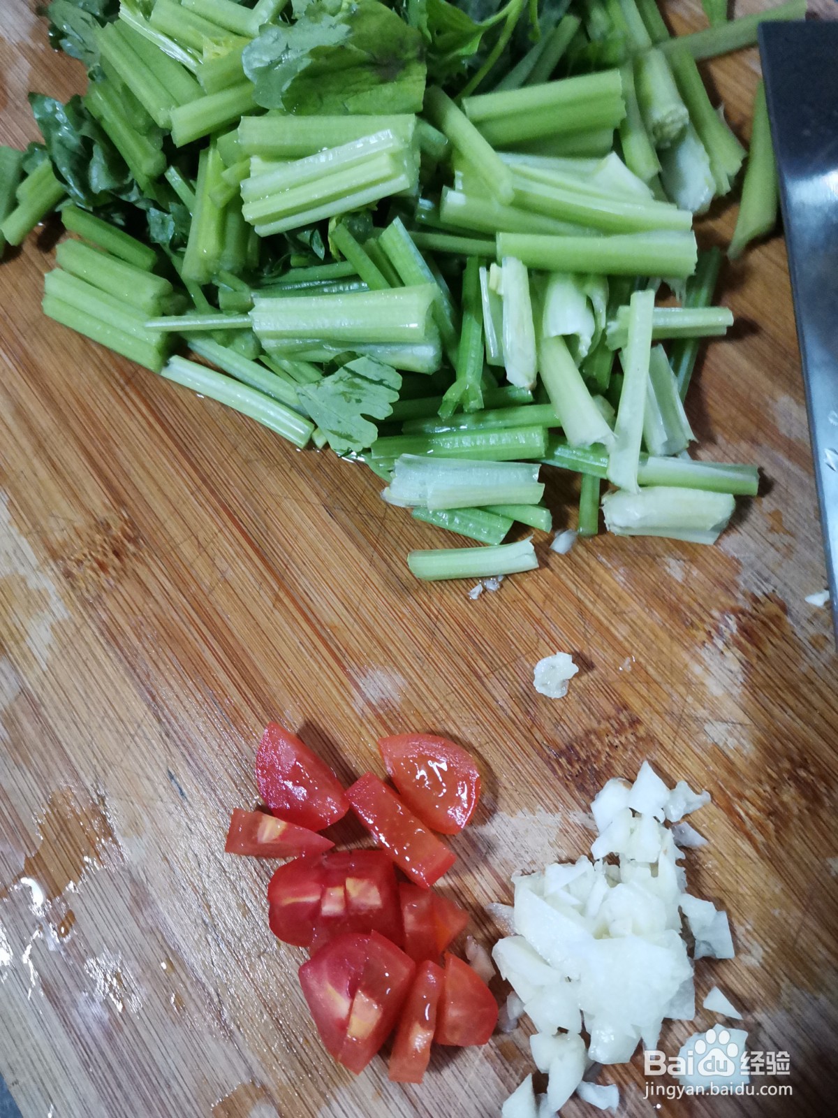 芹菜炒鸡蛋怎么炒好吃?