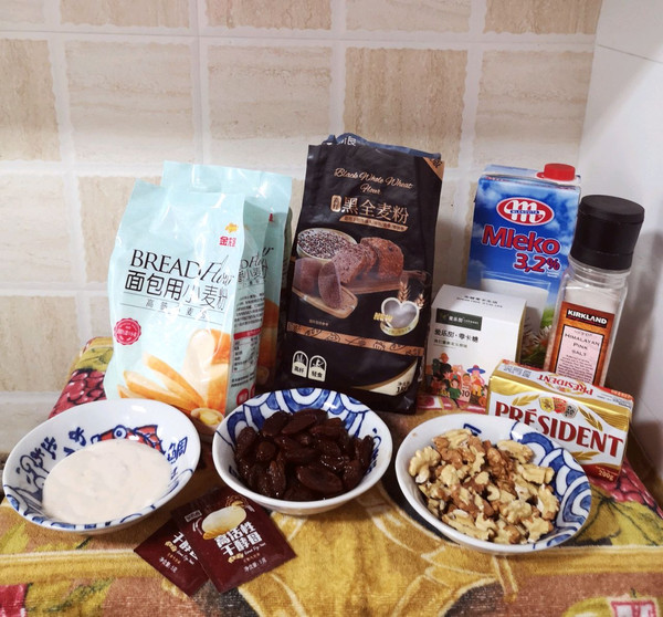 黑芝麻馅软欧包