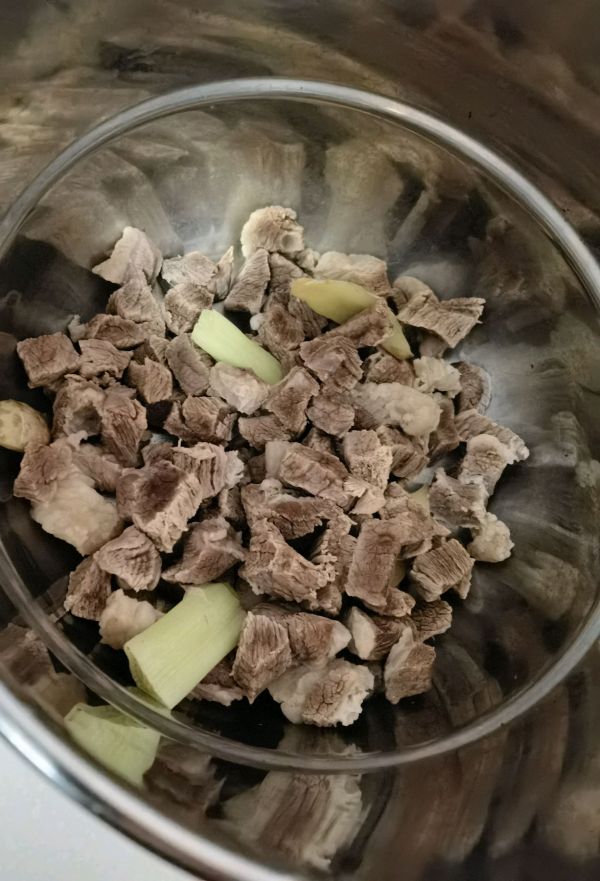 西红柿土豆顿牛腩