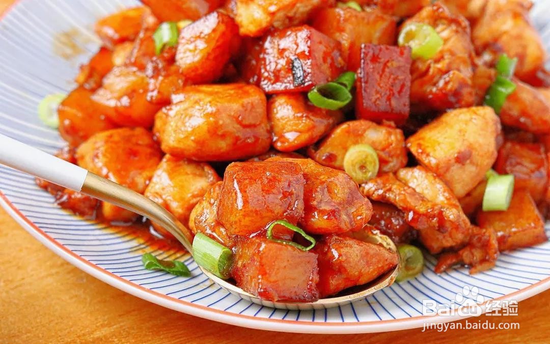 土豆炒鸡丁的做法