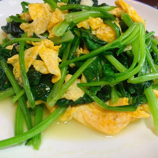 家常菠菜炒鸡蛋