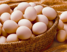 蛋黄越黄，鸡蛋就越有营养吗？