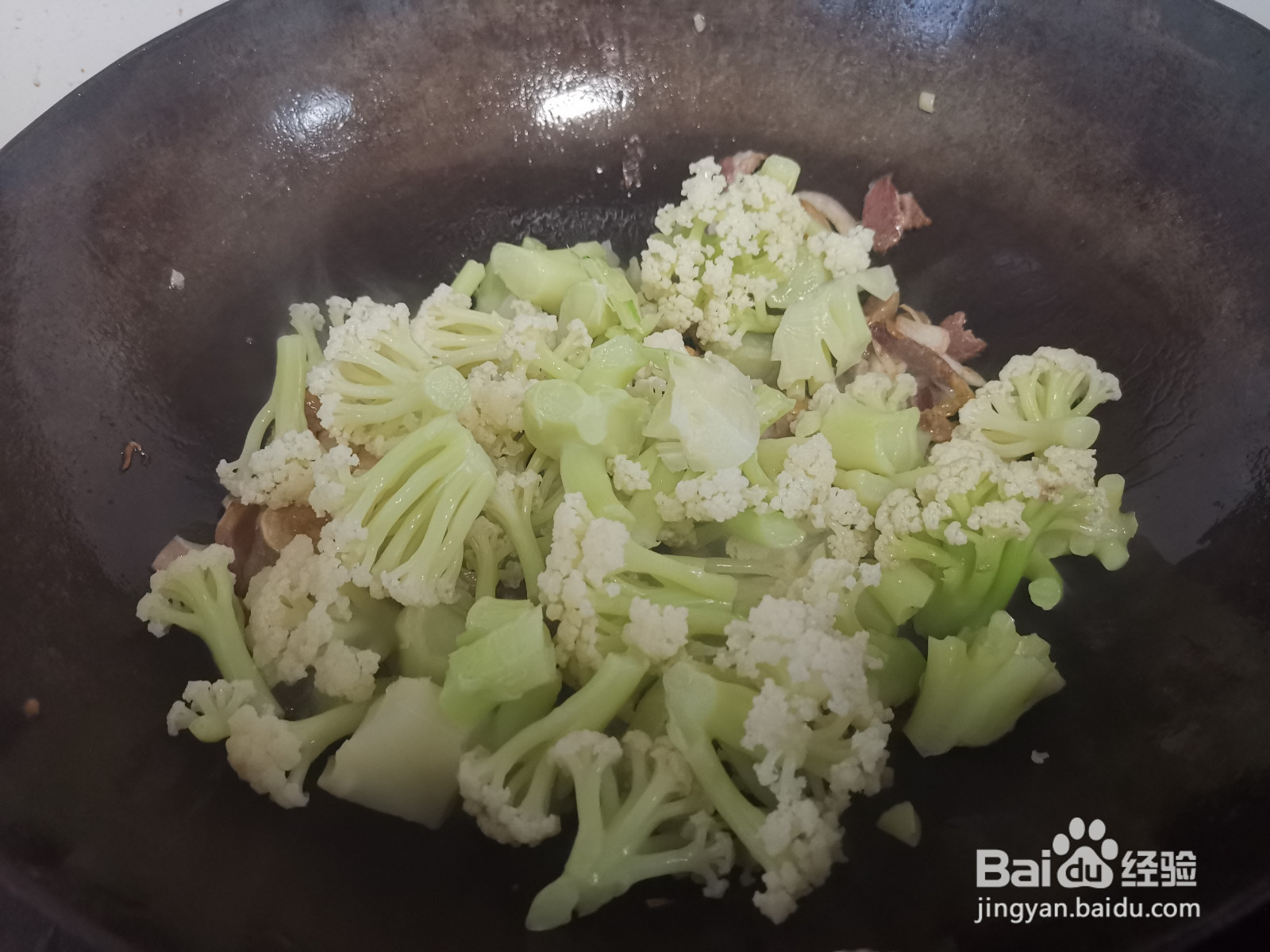 腊肉片炒花菜