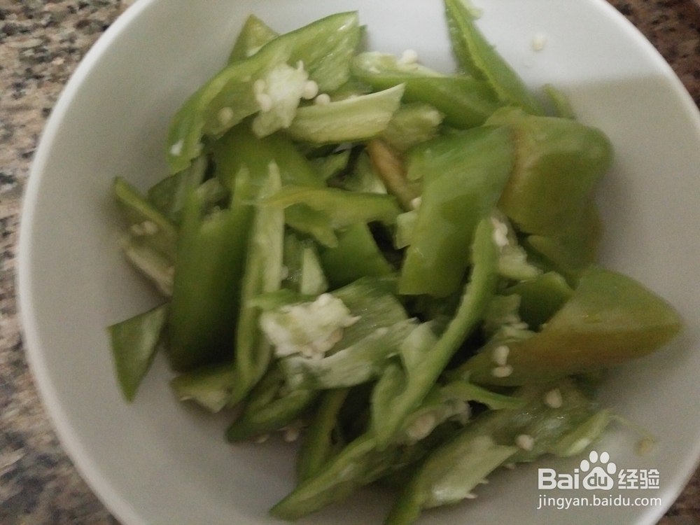 海鲜菇的做法,海鲜菇炒青椒
