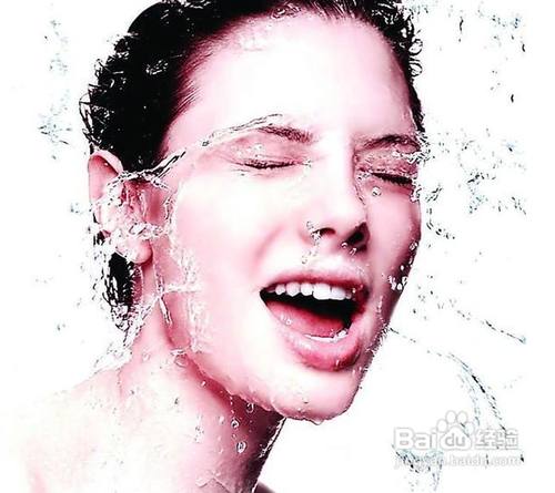 夏季怎样控油保湿