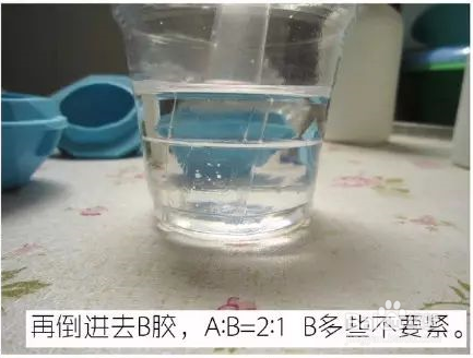 自己动手DIY一个蒲公英透明树脂，好漂亮！