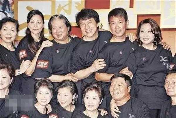元彪，元华，元秋，元奎，他们是师兄弟姐妹吗