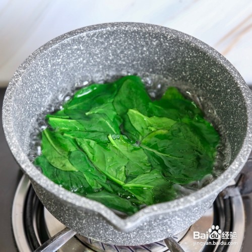 菠菜和土豆怎么做成好吃的米糊