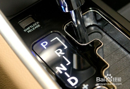 自动档停车怎么停