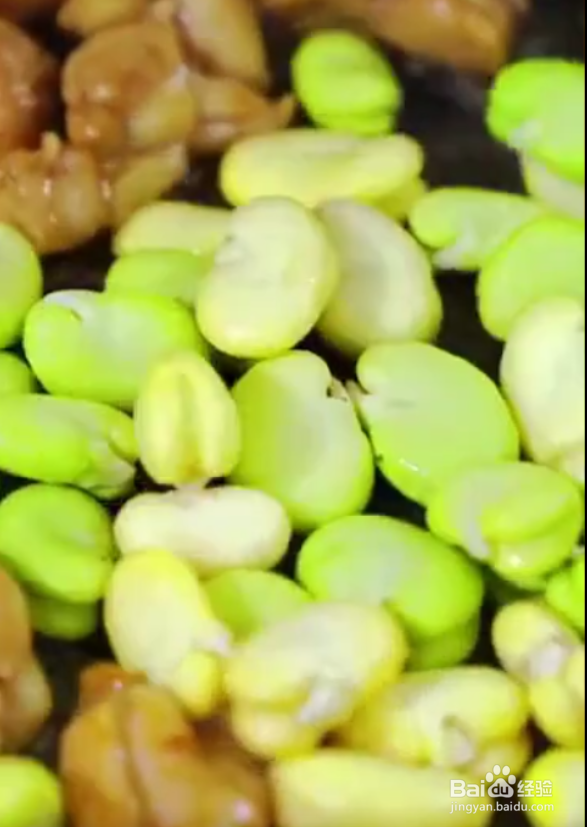 怎样做好蚕豆炒鸡丁