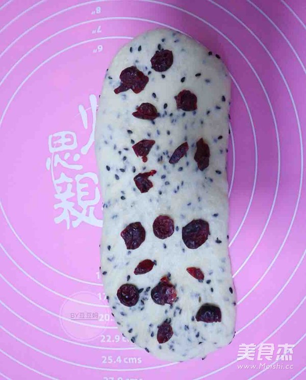 黑芝麻蔓越莓干吐司