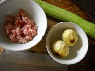 丝瓜汆无花果肉丸子