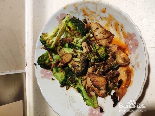 西兰花鸡胸肉的做法