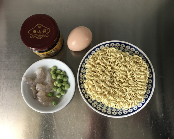 香辣牛肉酱拌面