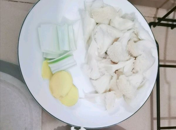 容易做的杂菌鸡汤