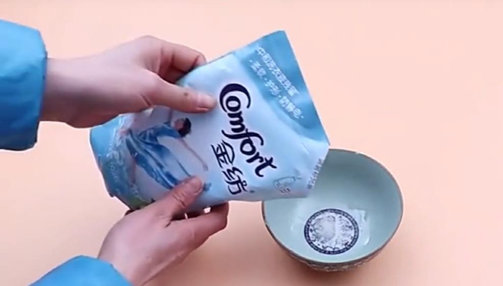 被子上的黄渍和霉斑怎么去除