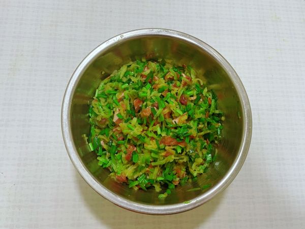 猪肉青萝卜馅包子