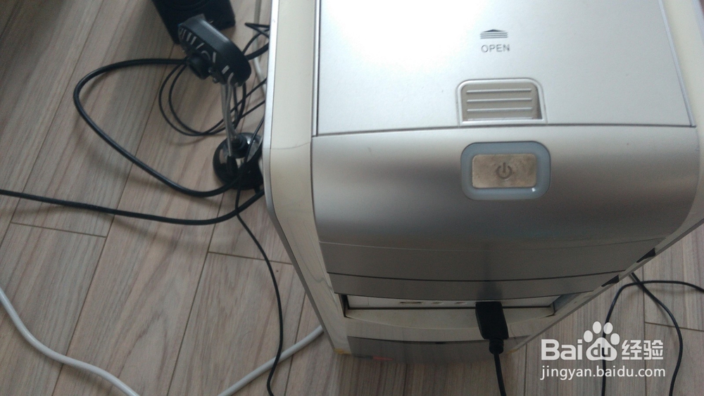 如何连接电脑的单个部件并开机