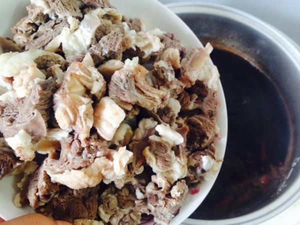 香辣白萝卜焖牛腩