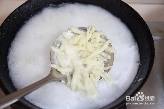 鸡蛋炸酱拨鱼儿面味道好极了