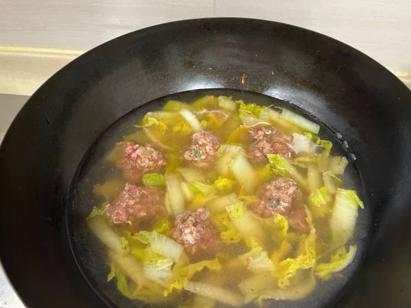 白菜牛肉丸子汤