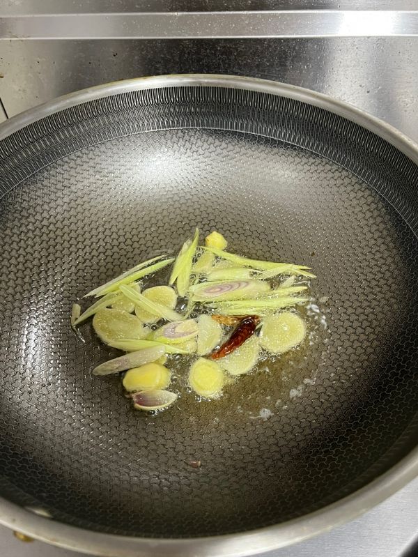 香茅柠檬炒花螺多汁入味巨好吸