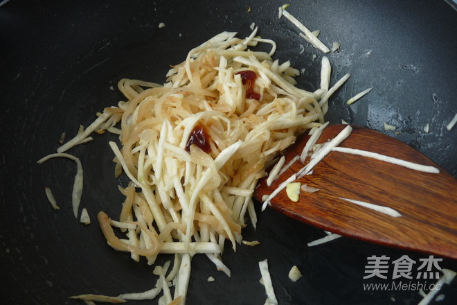 咸菜炒三丝的做法