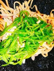 青椒肉丝炒千张
