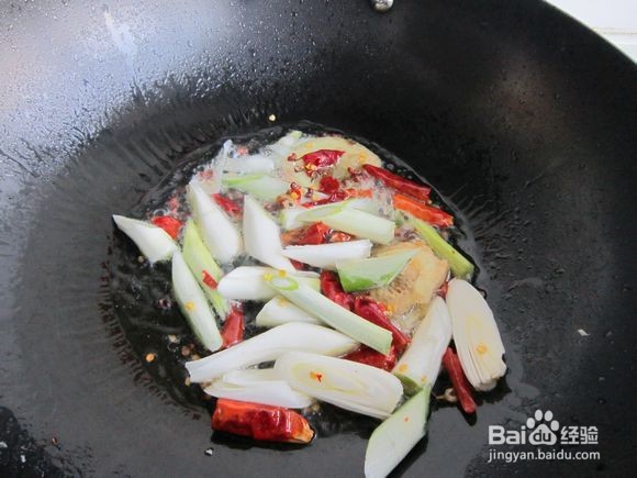 蘑菇腐皮炖鲤鱼