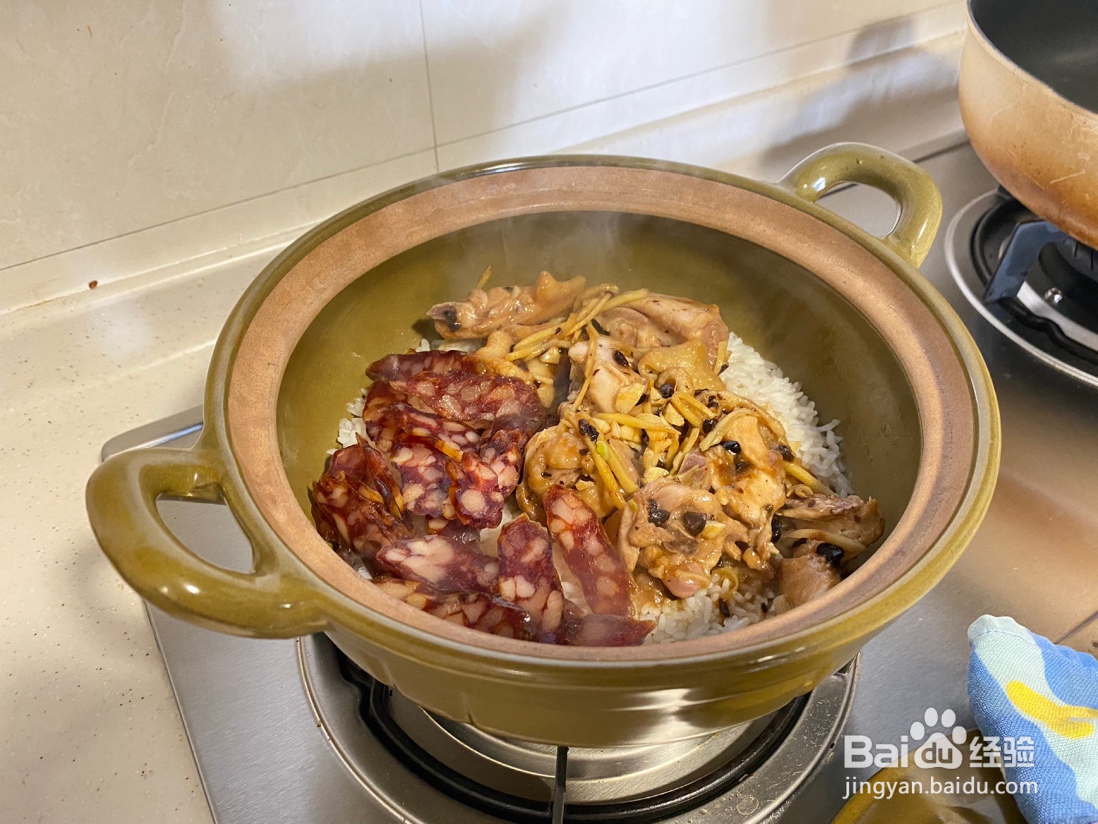 腊味滑鸡双拼煲仔饭怎么做