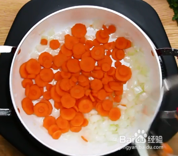 扁豆蘑菇茄酱拌意大利面