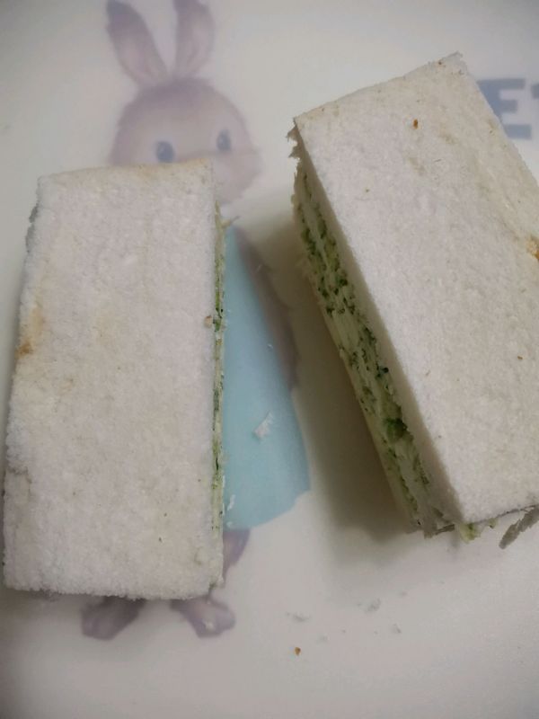 土豆鸡蛋西兰花沙拉三明治